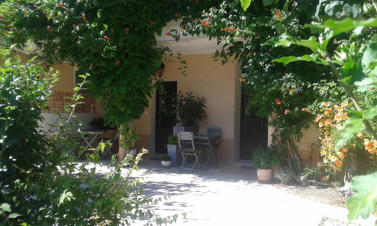 Chambres D'Hotes La Chrysalide Loriol-du-Comtat Luaran gambar